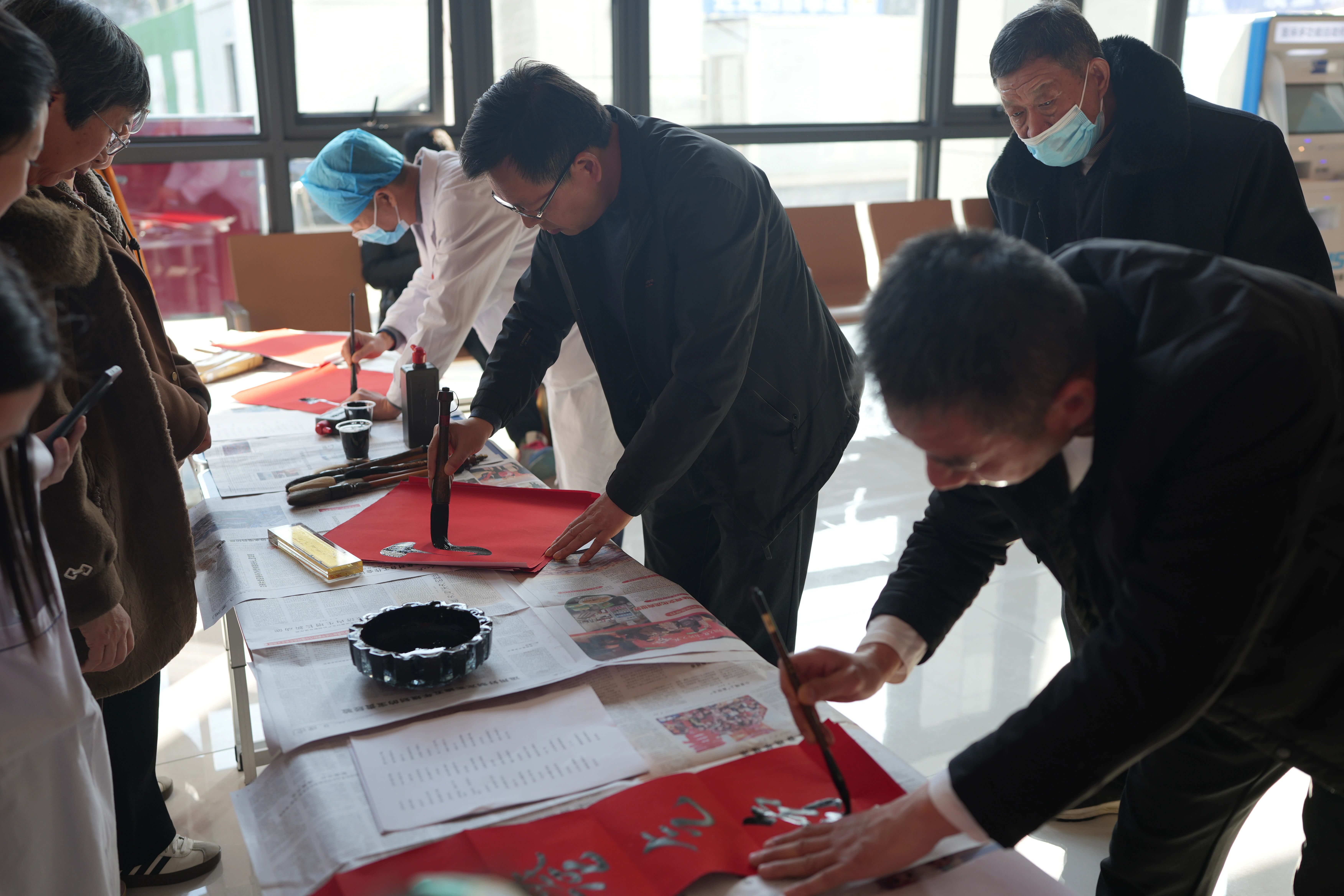 笔墨迎春送祝福 岐黄年味暖人心——淮北市中医医院开展新春文化主题活动